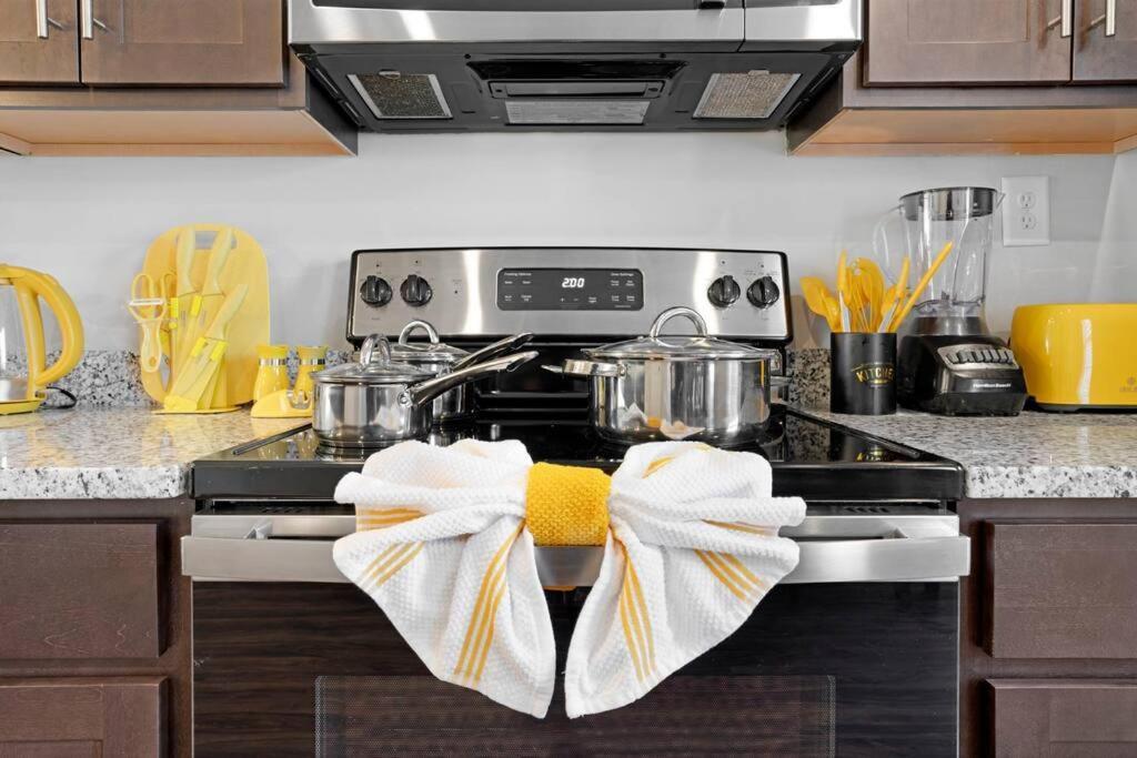 Make Lemonade In Luxury W King Bed And Free Parking Plus 40 Minutes To Nashville Clarksville Exterior photo