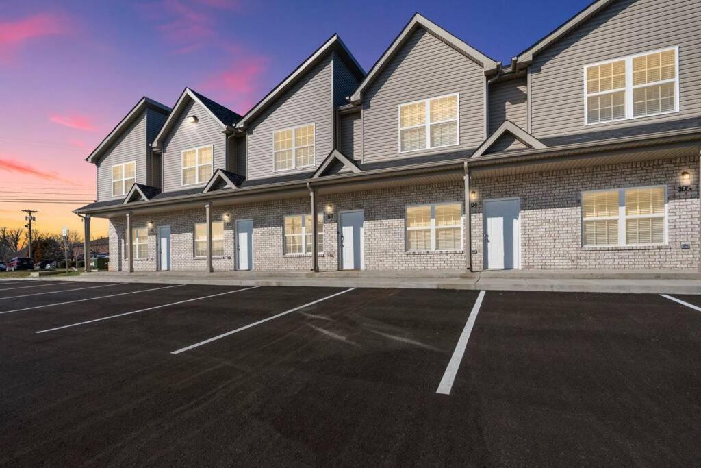 Make Lemonade In Luxury W King Bed And Free Parking Plus 40 Minutes To Nashville Clarksville Exterior photo