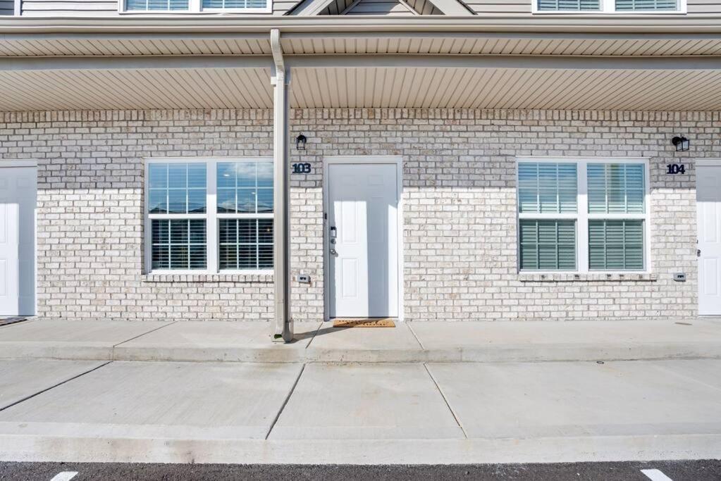 Make Lemonade In Luxury W King Bed And Free Parking Plus 40 Minutes To Nashville Clarksville Exterior photo